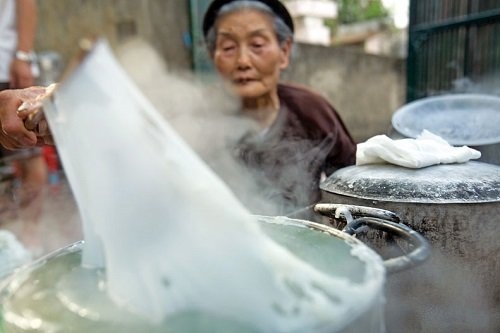 Làng nghề bánh cuốn Thanh Trì